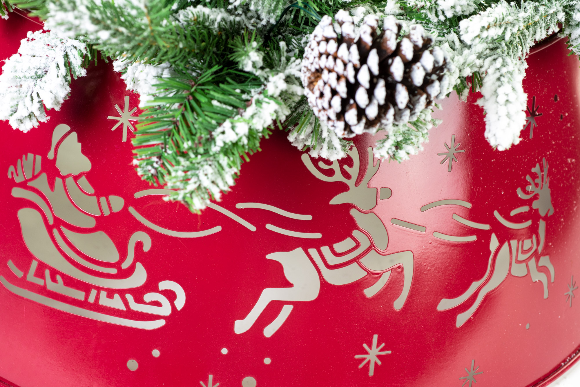 Red Sleigh and Reindeer Engraved LED Tree Collar - Image 3